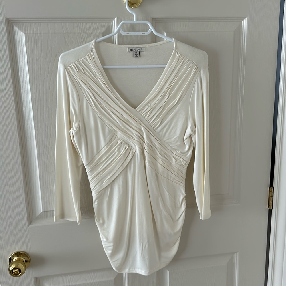 Cute creme 3/4 sleeve top